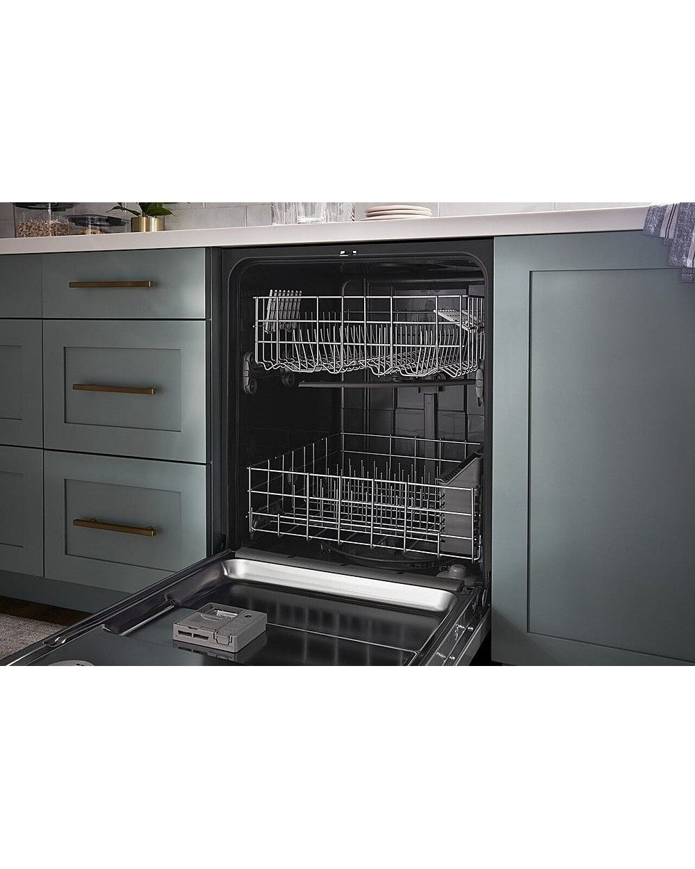 WHIRLPOOL WDT540HAMZ Quiet Dishwasher with Boost Cycle