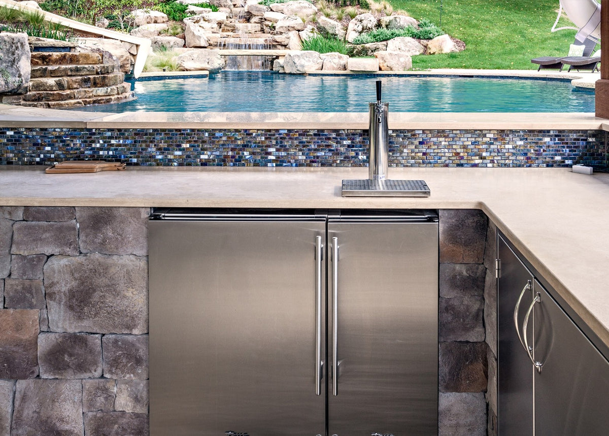 TRUE RESIDENTIAL TUR-15BD 15&quot; Undercounter Beverage Dispenser Sigle Tap