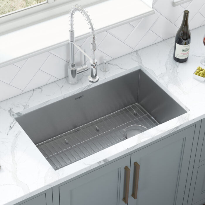 RUVATI RVH7490  32-inch Slope Bottom Offset Drain Reversible Kitchen Undermount Sink