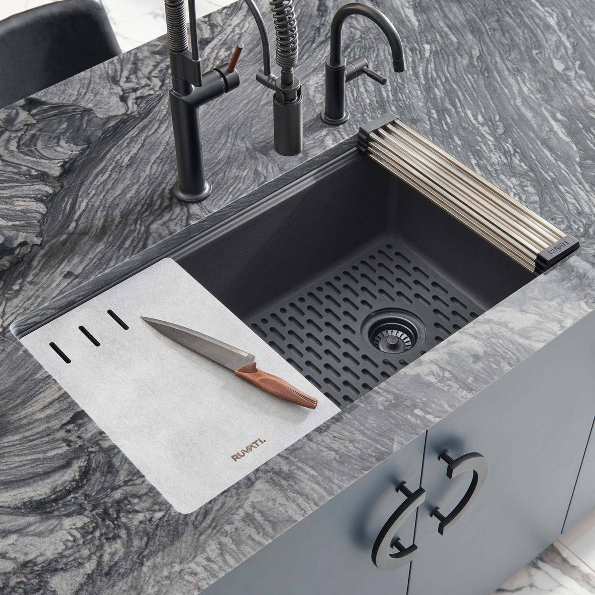 RUVATI RVG2302BK 33-inch Undermount Workstation Granite Composite Kitchen Sink Matte Black