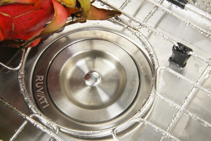 RUVATI RVH7411 32-inch Low-Divide Undermount 50/50 Double Bowl Stainless Steel Kitchen Sink